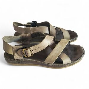 CHACO Wayfarer "Grey" / Green Leather Crisscross Strappy Sandals Women's Size‎ 7